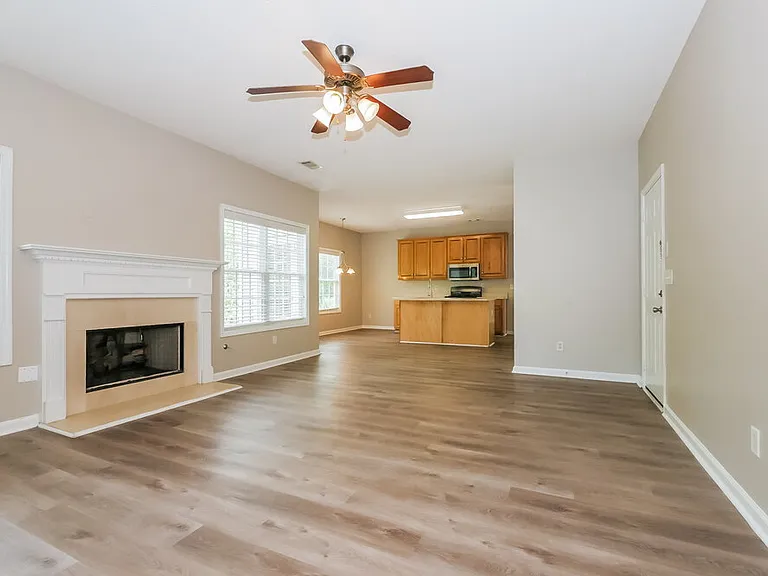 440 The Gables Dr — Photo 6