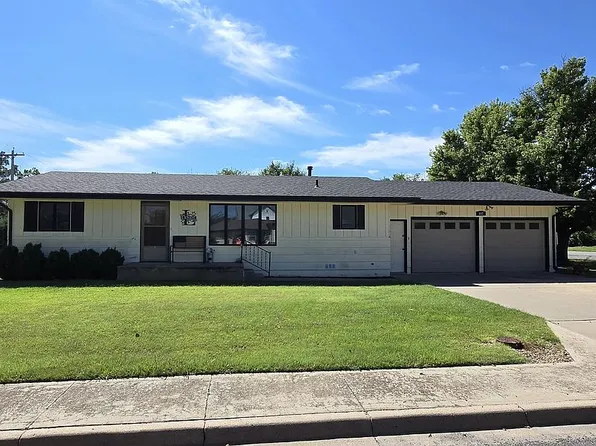 117 W Green St, Meade, KS 67864