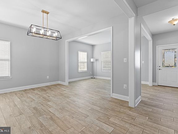 5th image of 2411 Walthall Ct