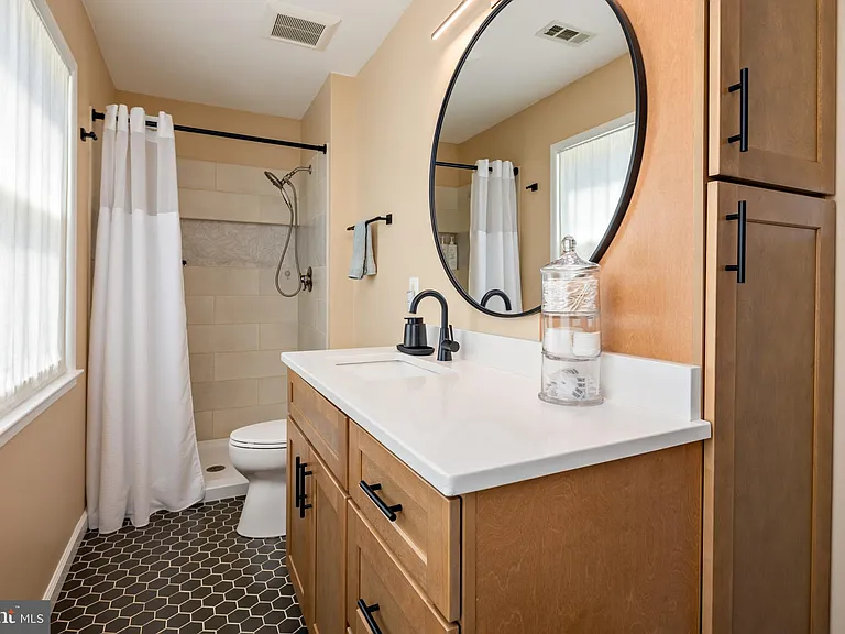 15005 Narrows Ln — Photo 23