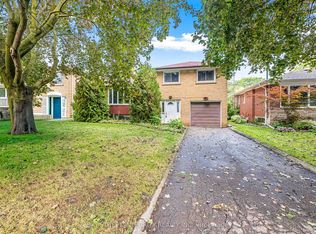 44 Bowerbank Dr, Toronto, ON M2M1Z8
