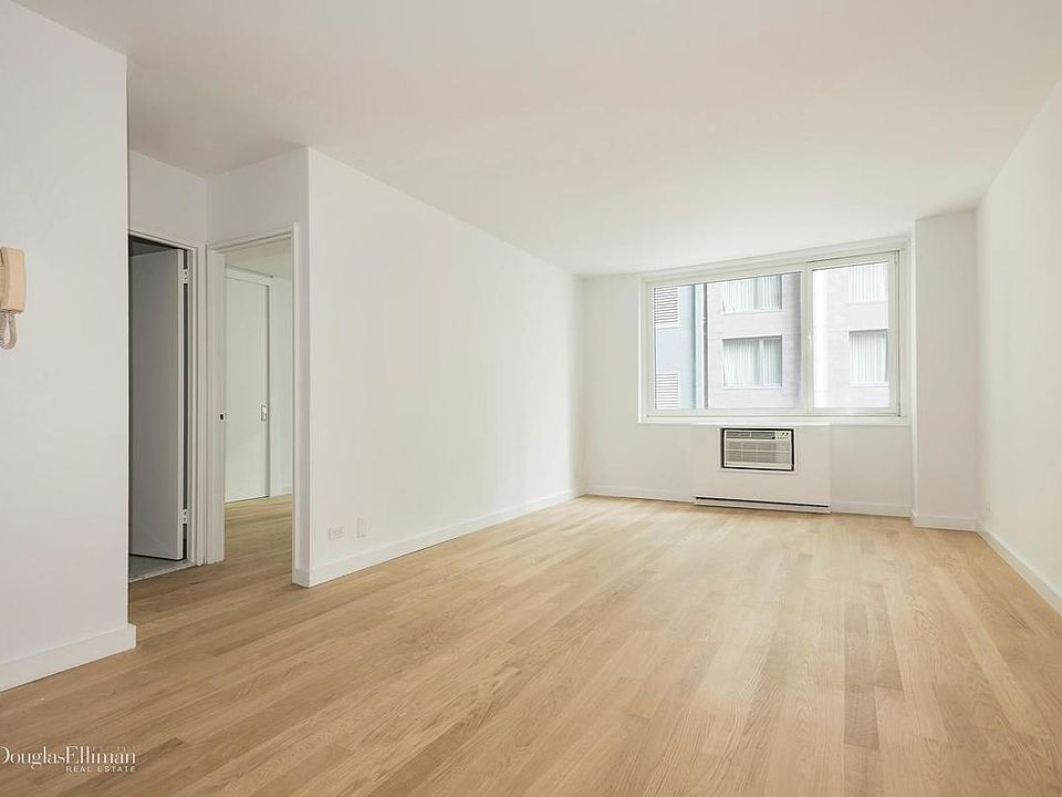 1st image of 230 W 55th St APT 31A