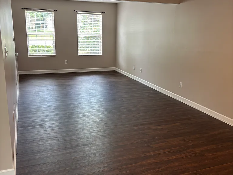 4460 Oakbank Ln — Photo 7