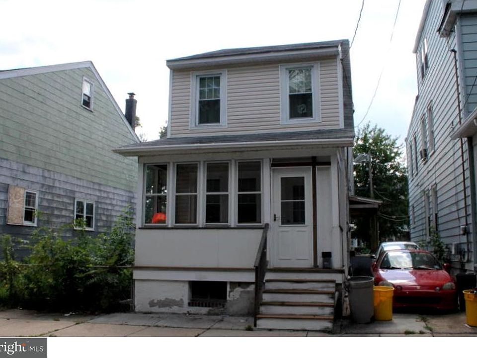 2nd image of 851 Lyndale Ave