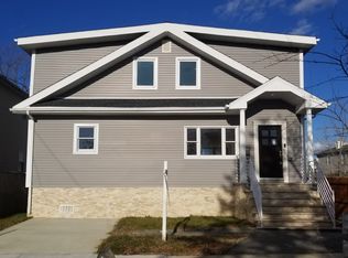 2 Thixton Ave, East Rockaway, NY 11518