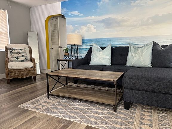 4th image of 207 Croton Ave #1