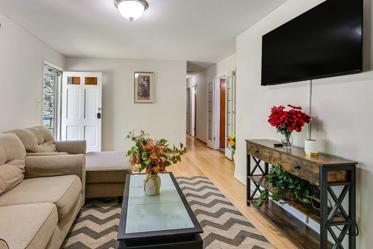 3 bed, 2.0 bath, 1528 sqft, $3,419 — Photo 3