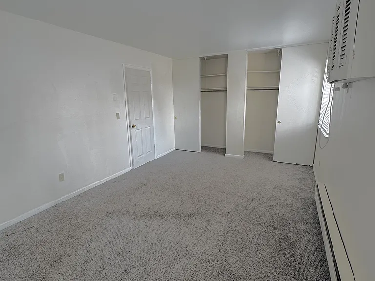 415 Grandin Ave #B — Photo 2