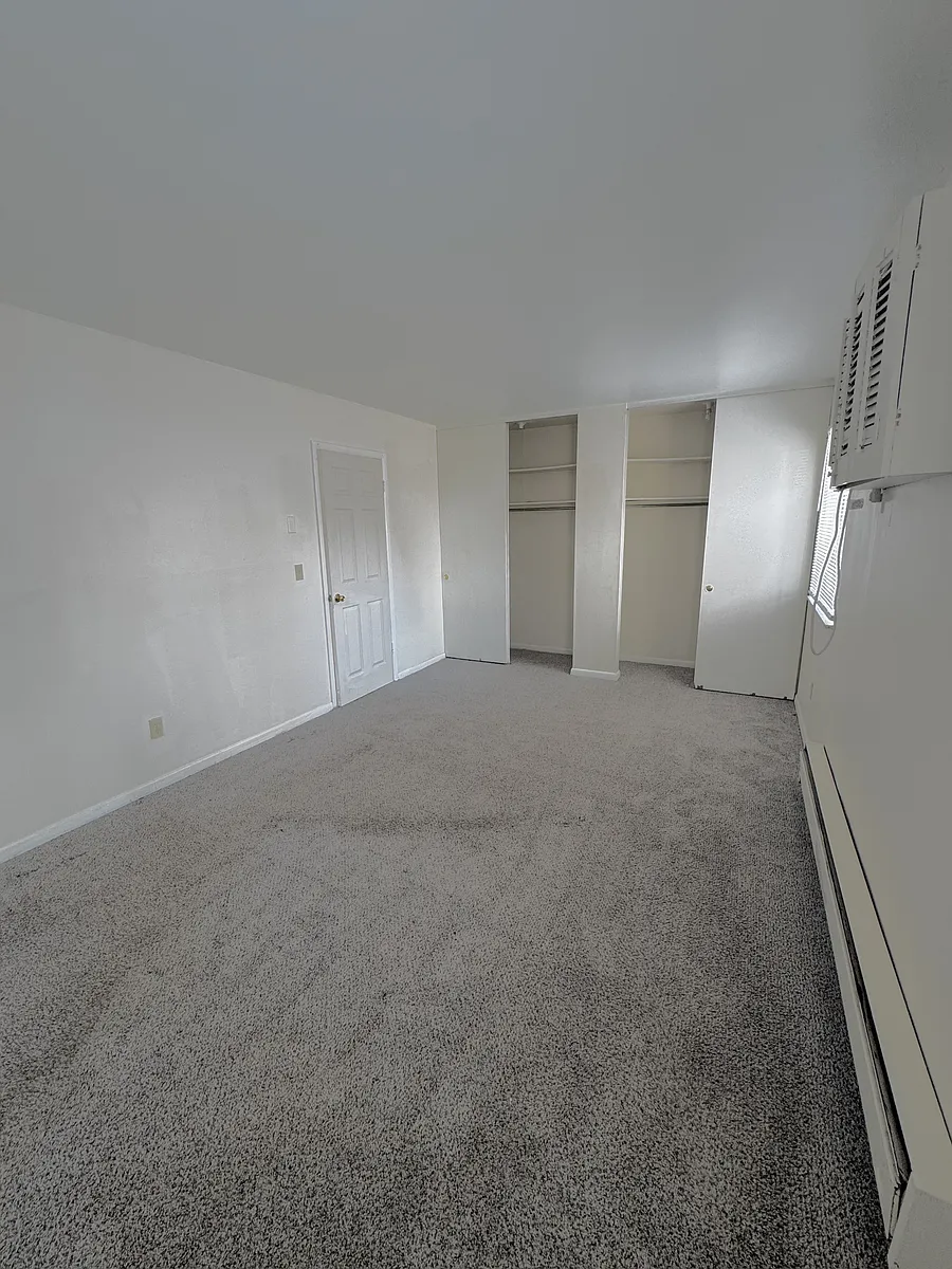 Building Photo - 415 Grandin Ave #B