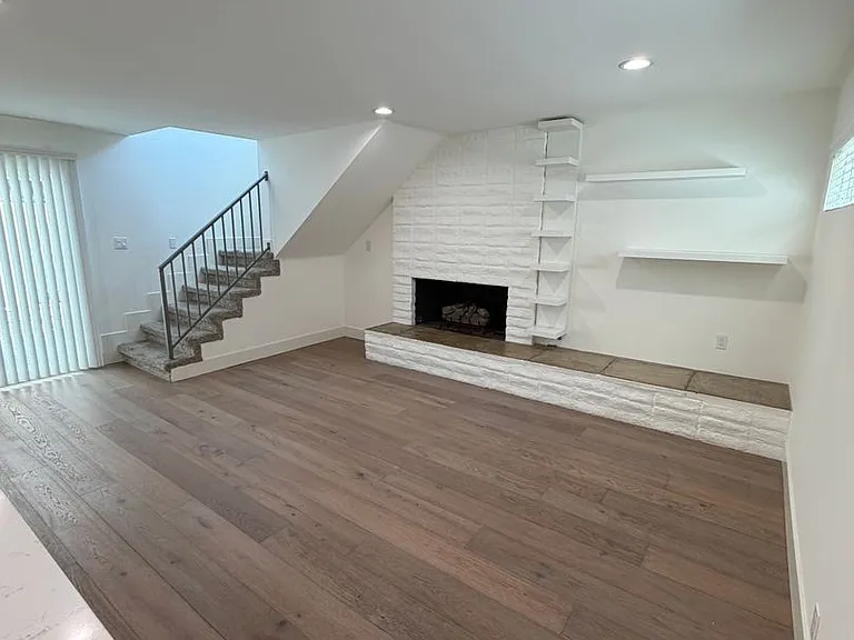 1164 Shelburn Ln — Photo 6
