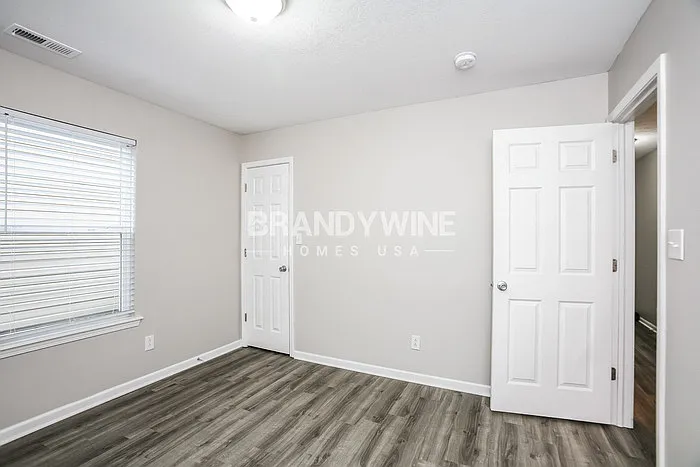 1933 Lisa Walk Dr — Photo 14