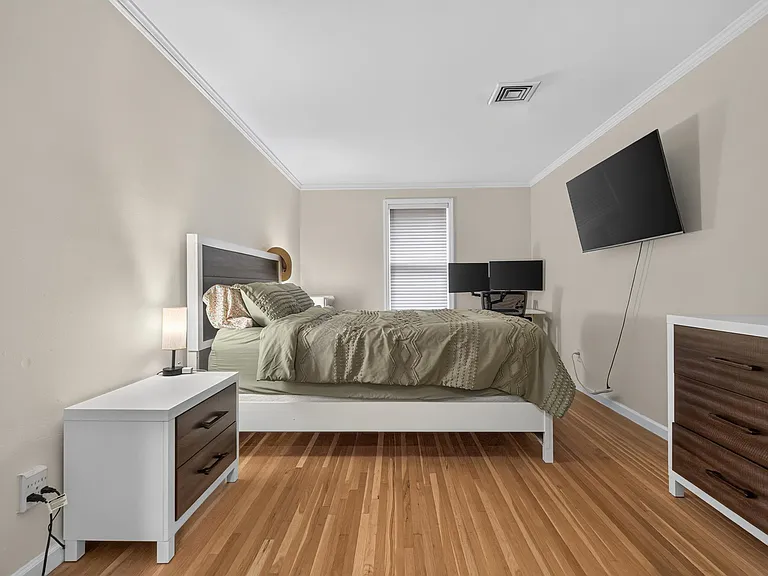 1001 Clinton St #3E — Photo 9