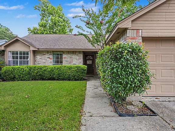 2nd image of 5226 Clarkston Ln