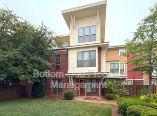 904 Warren Burgess Ln, Charlotte, NC 28205