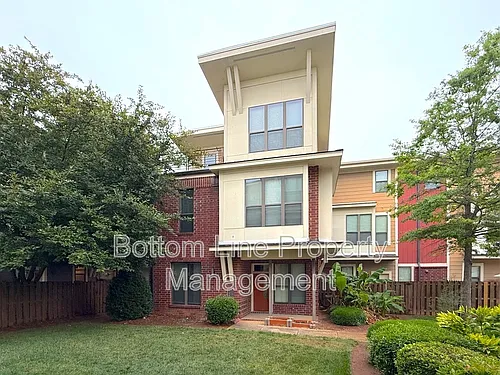 904 Warren Burgess Ln Photo 1