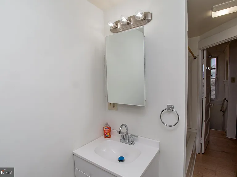 37 S 13th St #3 — Photo 15