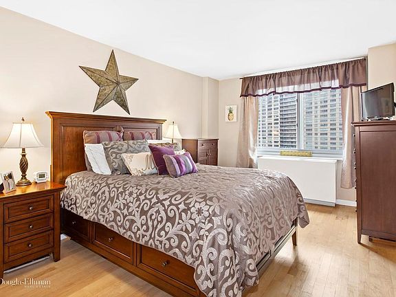 2nd image of 2021 Broadway #17A