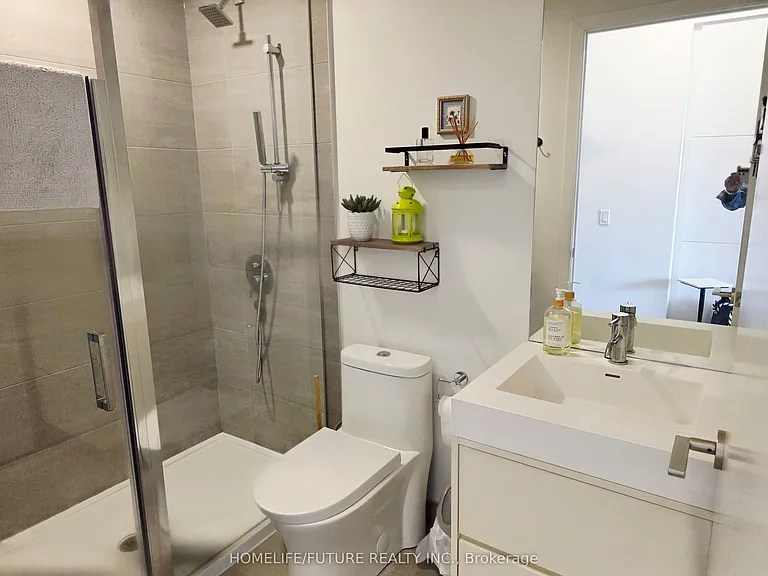 9 Tecumseth St #610 — Photo 12