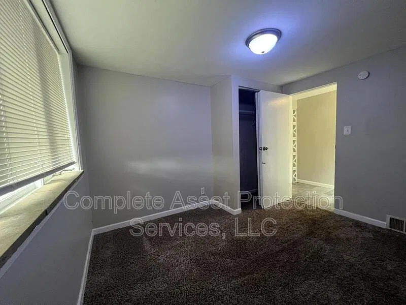 3 bed, 2.0 bath, 1318 sqft, $1,810 — Photo 4
