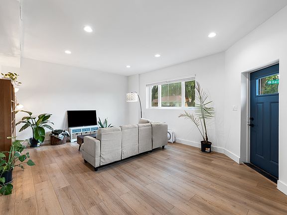 3rd image of 3848 Harrison Ave