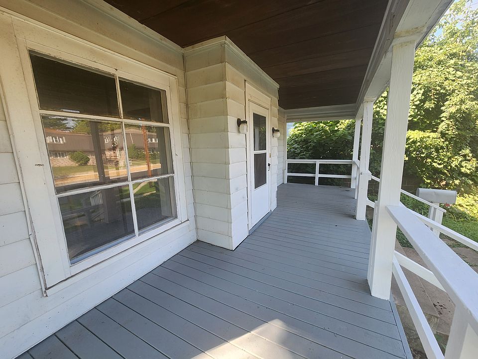 1st image of 223 Broadway St #223