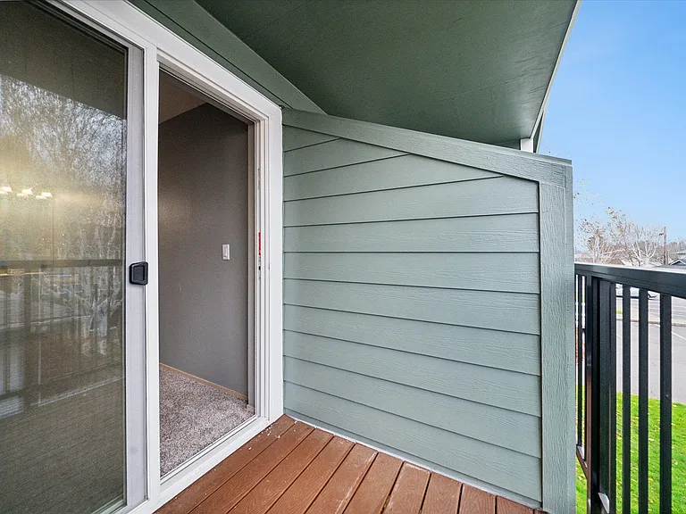 Oak Park Village Apartments — Photo 21