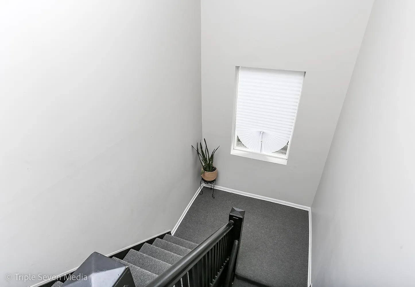 8048 S Paulina St — Photo 2
