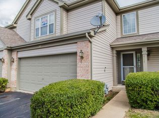 717 Sycamore Ct, Lindenhurst, IL 60046