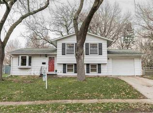 1116 Downey Dr, Iowa City, IA