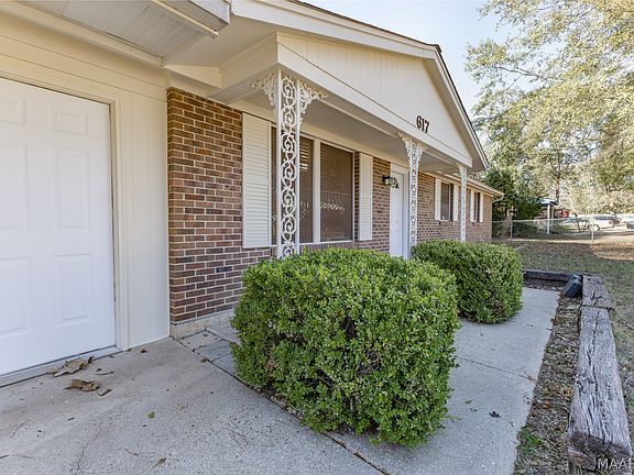 5th image of 617 Wisteria Rd