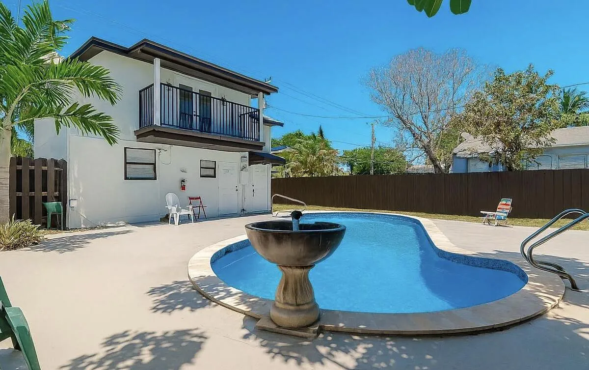 1 bed, 1.0 bath, 700 sqft, $2,500 — Photo 1