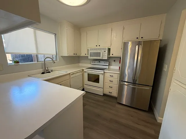 2015 Alta Loma St — Photo 5