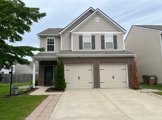 2542 Middle View Dr, Columbus, IN 47201