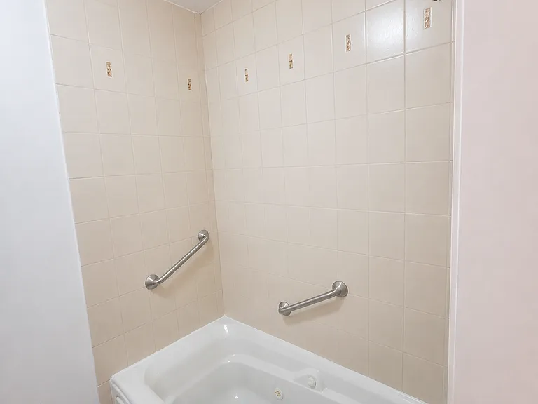 432 Yves St — Photo 6