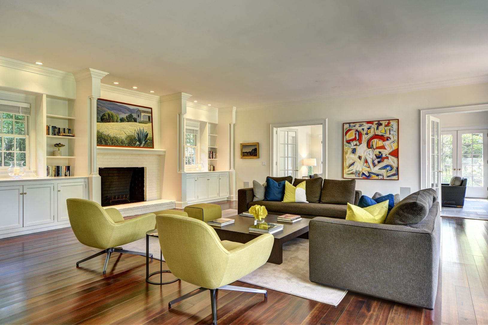  Fireplace In Living Room