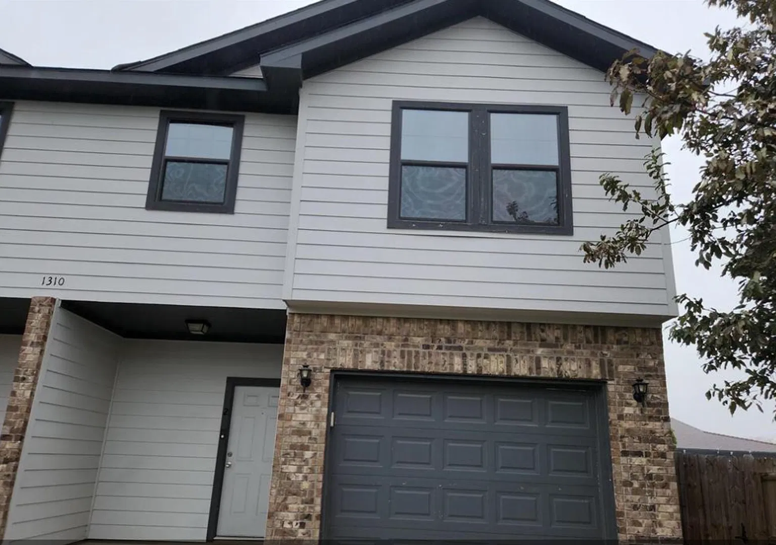 Huge townhome — Photo 1