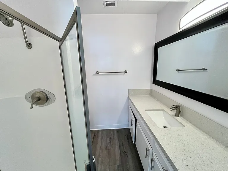 18400 Prairie Street — Photo 117