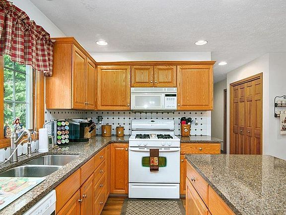 4th image of 8309 Lochdale St