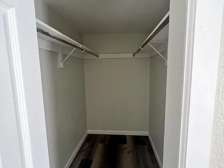 400 El Camino Dr #123 — Photo 5