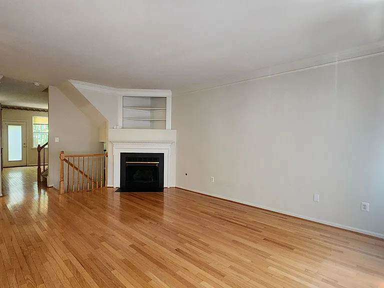 7719 Sullivan Cir — Photo 3
