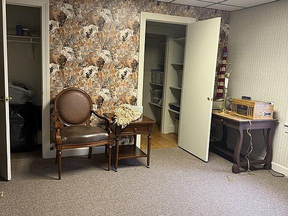 5th image of 918 Chatham Heights Rd