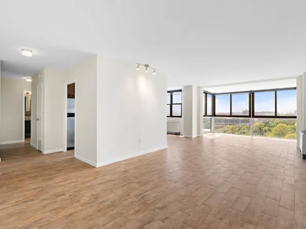 380 Mountain Rd APT 914, Union City, NJ 07087