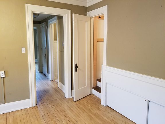4th image of 127 Wyoming Ave APT 4