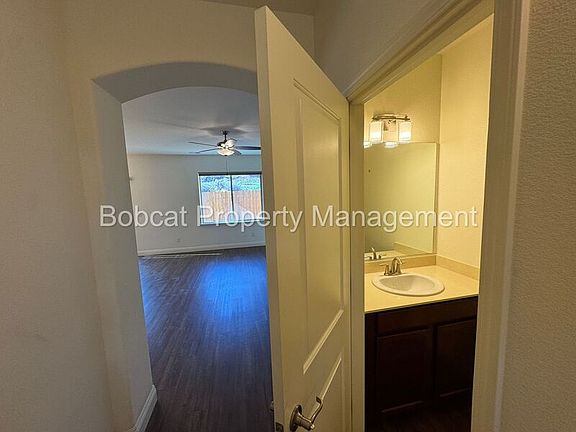 4th image of 1230 Saltern Dr