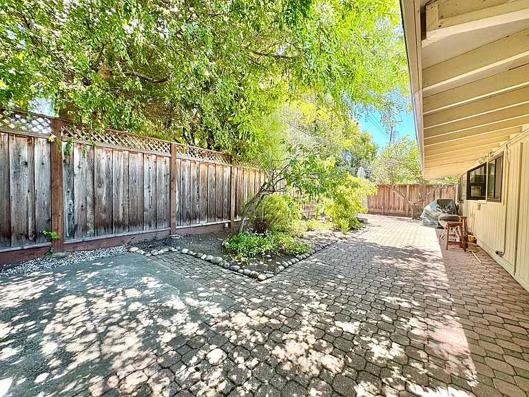 3188 Stelling Dr — Photo 13