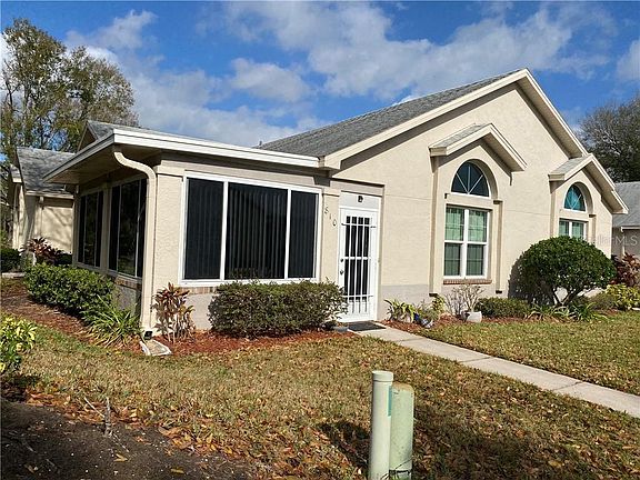 2nd image of 810 Silverthorn Ln #810