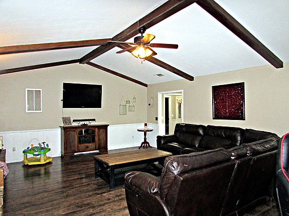 2nd image of 1213 Phillips Dr
