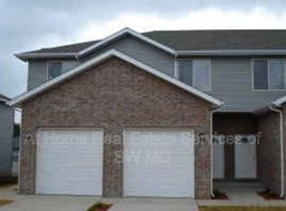 5592 N Green Ln, Ozark, MO 65721