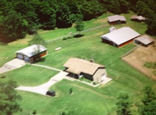 10 Rr 1, Gay, WV 25244