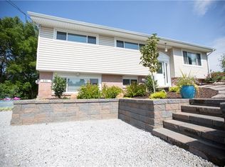 431 Bryan Dr, Coraopolis, PA 15108